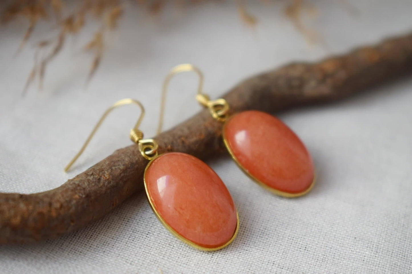 Orange Jade Ohrringe Gold, Ovale Edelstein Hängeohrringe, Orange Anhänger, Baumelnde Tropfen Stein Ohrringe für Frauen, Jade Schmuck, Geschenk für Sie