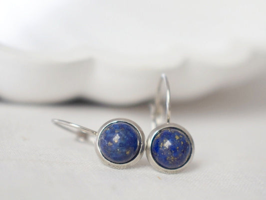 Kleine Lapislazuli Ohrringe, Blaue Lapis Edelstein Ohrringe, 8mm Runde Stein Ohrringe, September Geburtsstein Schmuck Geschenk