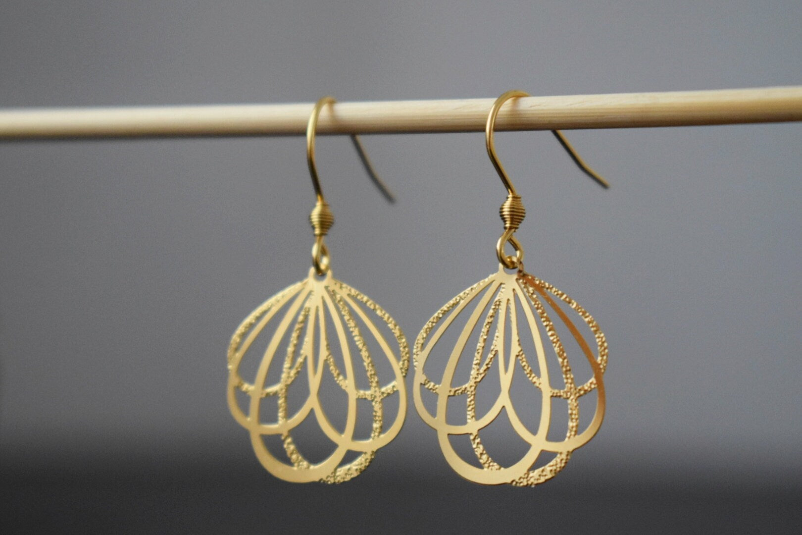 18K Gold Plated Flower Earrings: Lightweight Dangle Petal Pendant
