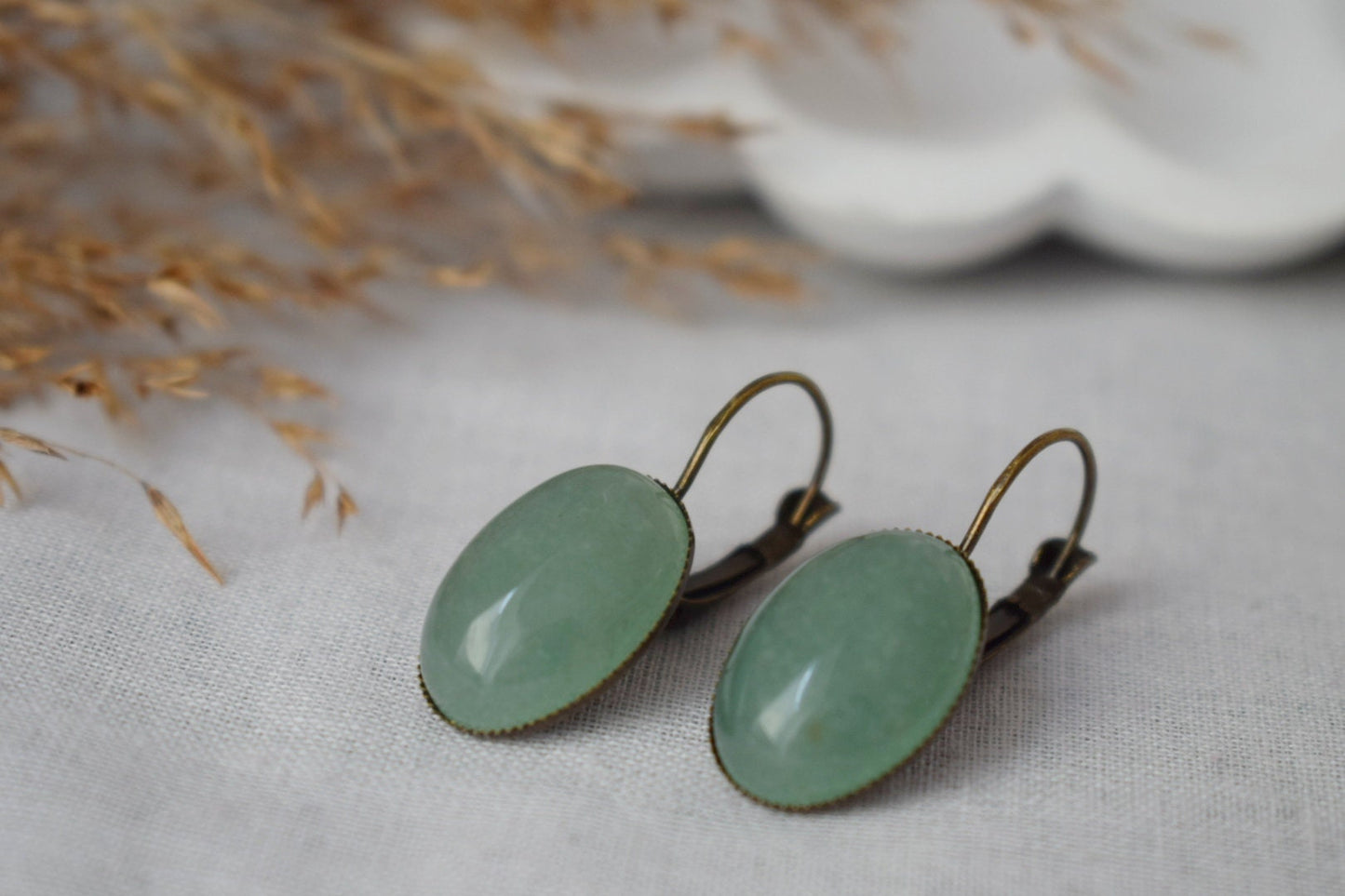 Grüne Aventurin Vintage Ohrringe, Edelstein Ohrringe mit Hebelverschluss, Grüner Stein, Baumeln, Hängend, Oval, Antik Bronze, Aventurin Schmuck