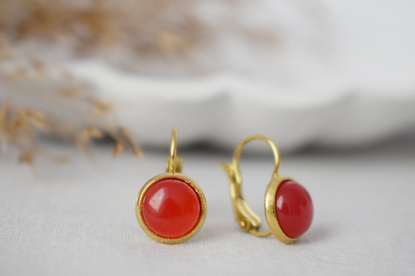 Rote Jade Ohrringe Gold, 12mm Edelstein Ohrringe, Stein Hängende Ohrringe, Rote Stein Lever Back Ohrringe, Jade Schmuck, Geschenk für Sie