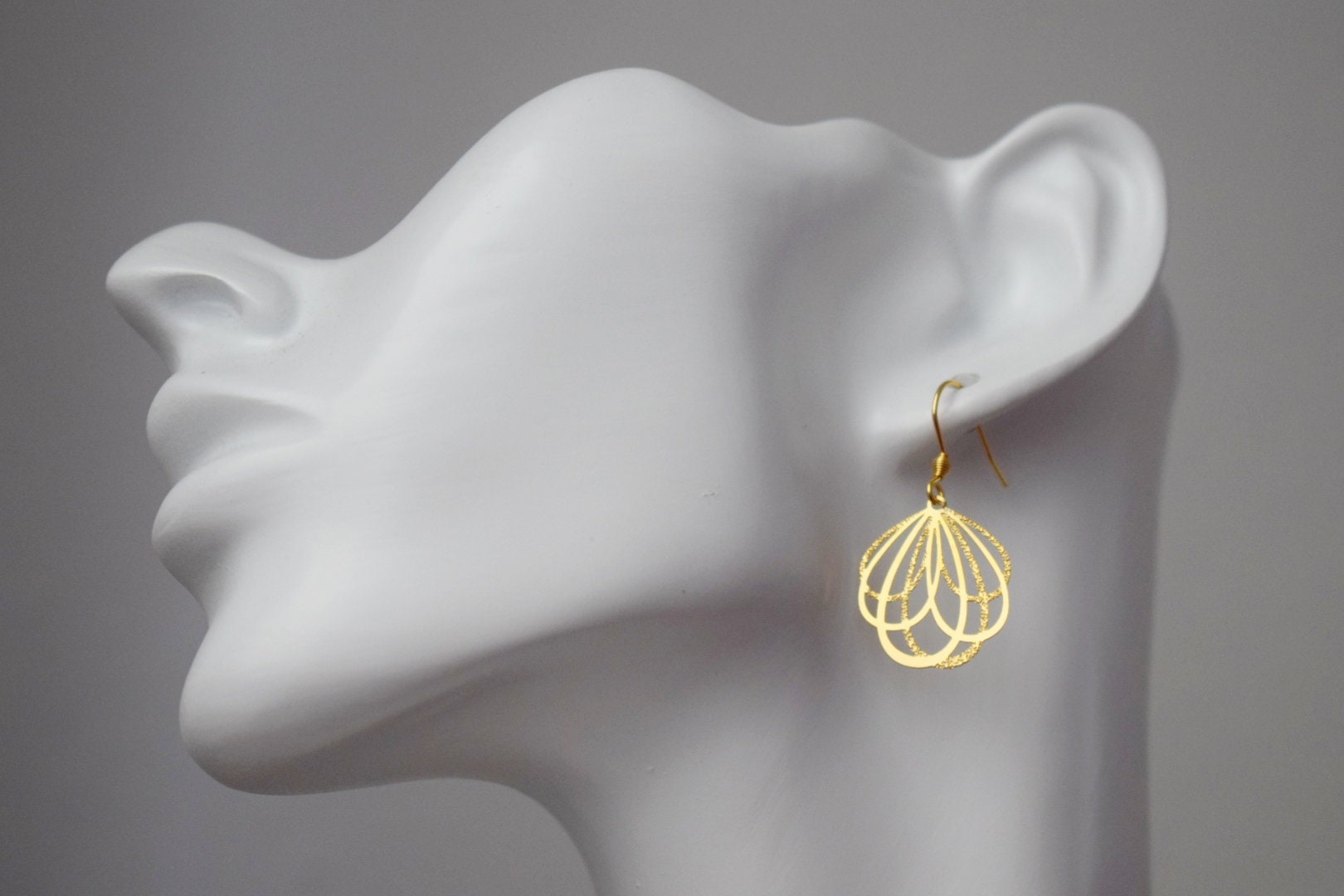 18K Gold Plated Flower Earrings: Lightweight Dangle Petal Pendant