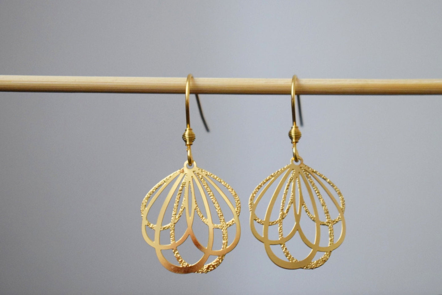 18K Gold Plated Flower Earrings: Lightweight Dangle Petal Pendant