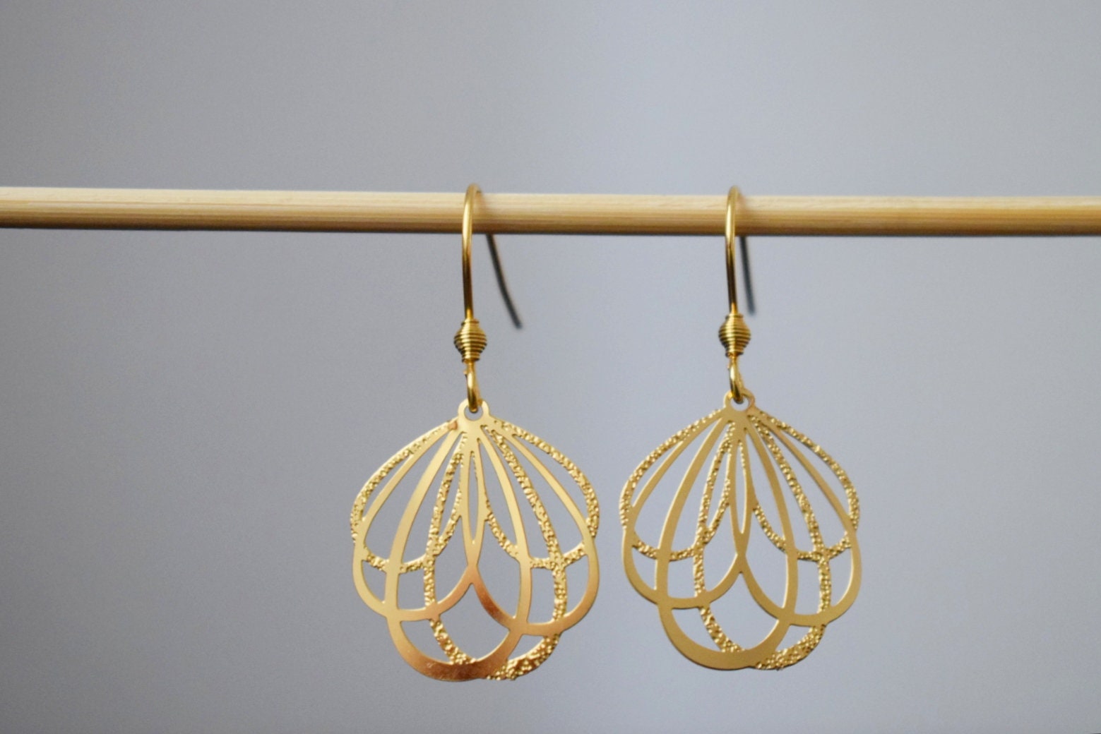 18K Gold Plated Flower Earrings: Lightweight Dangle Petal Pendant