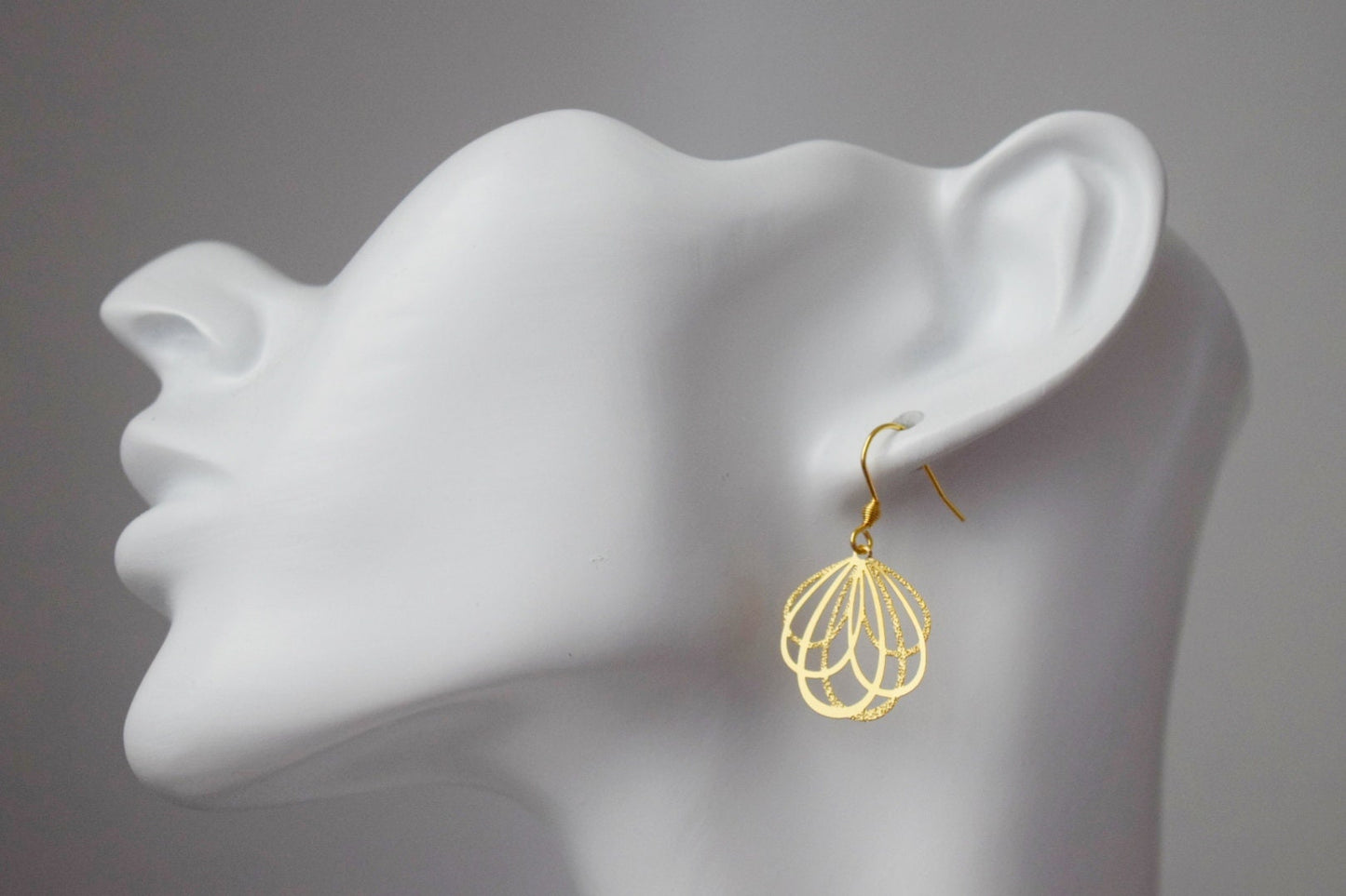 18K Gold Plated Flower Earrings: Lightweight Dangle Petal Pendant