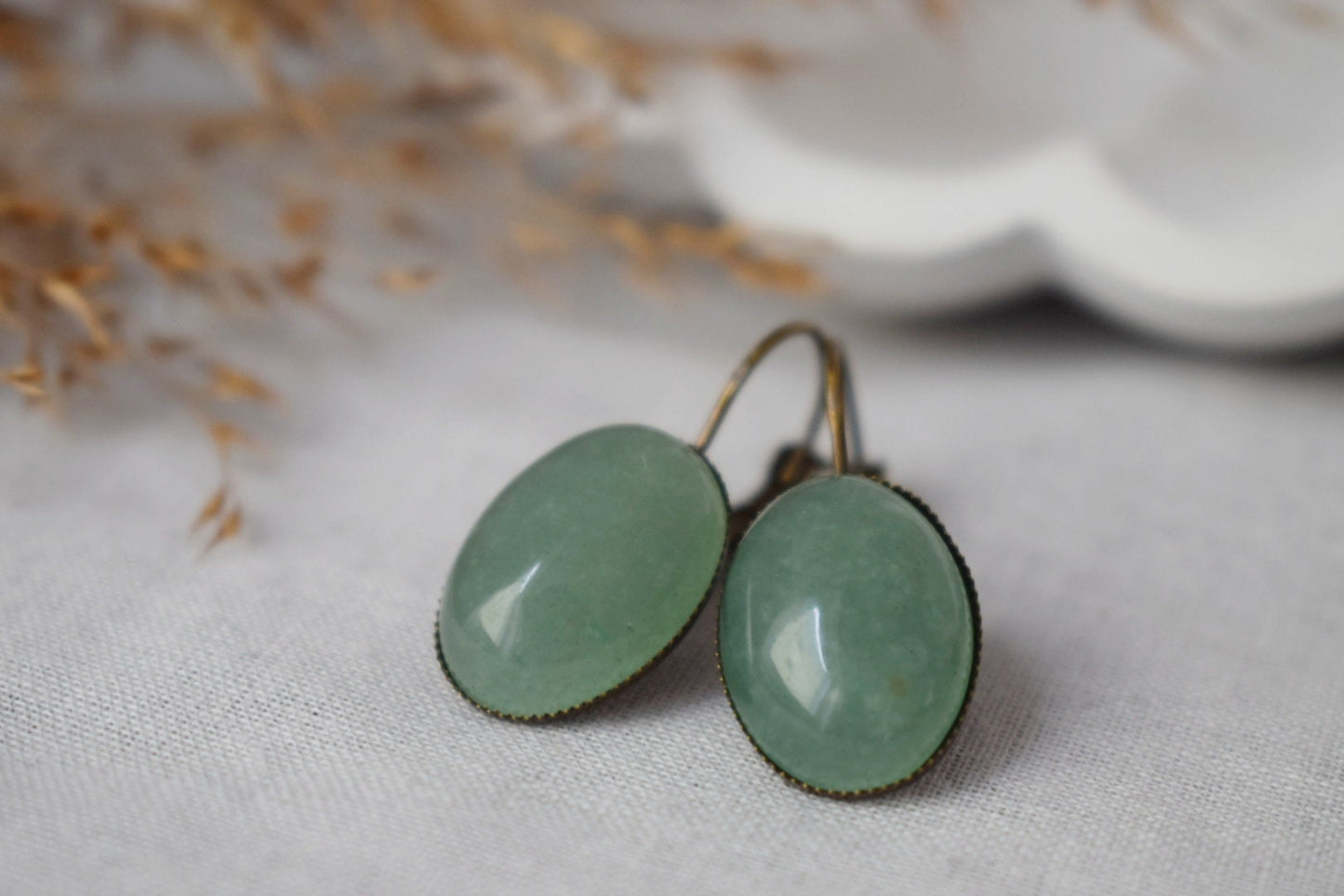 Grüne Aventurin Vintage Ohrringe, Edelstein Ohrringe mit Hebelverschluss, Grüner Stein, Baumeln, Hängend, Oval, Antik Bronze, Aventurin Schmuck