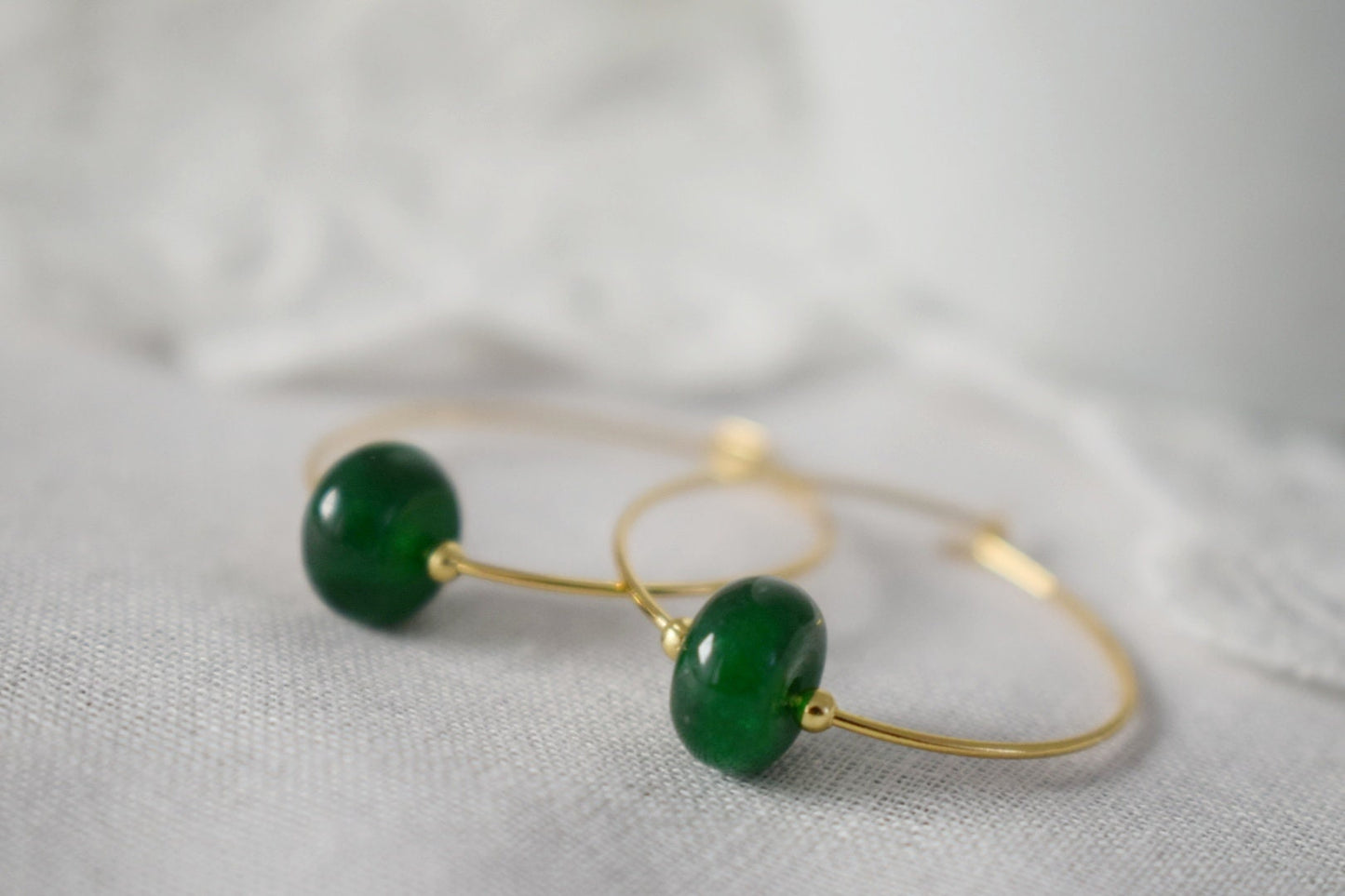 Creolen aus dunkelgrüner Jade, Edelstein-Creolen, 18 Karat vergoldeter Edelstahl, Smaragdgrün, Minimalistisch, Boho-Schmuckgeschenk