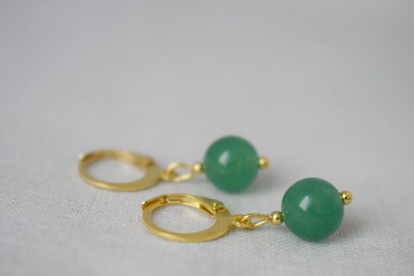 Kleine Edelstein-Ohrringe, Aventurin, Rosenquarz, Selenit, Gelbe Jade, Kugelohrringe, minimalistischer handgefertigter Schmuck, Geschenk für Sie