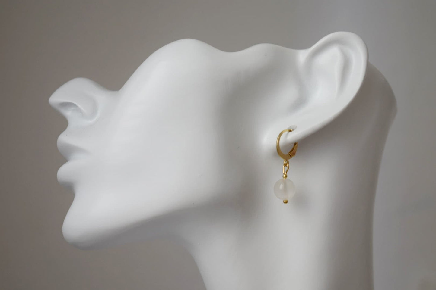 Kleine Edelstein-Ohrringe, Aventurin, Rosenquarz, Selenit, Gelbe Jade, Kugelohrringe, minimalistischer handgefertigter Schmuck, Geschenk für Sie