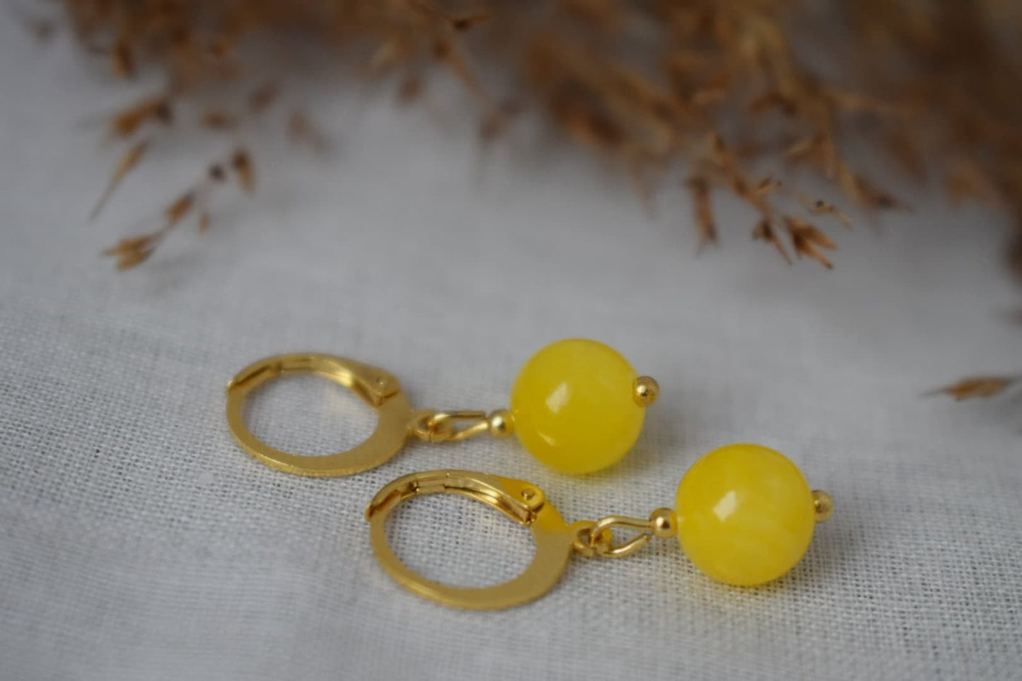 Kleine Edelstein-Ohrringe, Aventurin, Rosenquarz, Selenit, Gelbe Jade, Kugelohrringe, minimalistischer handgefertigter Schmuck, Geschenk für Sie