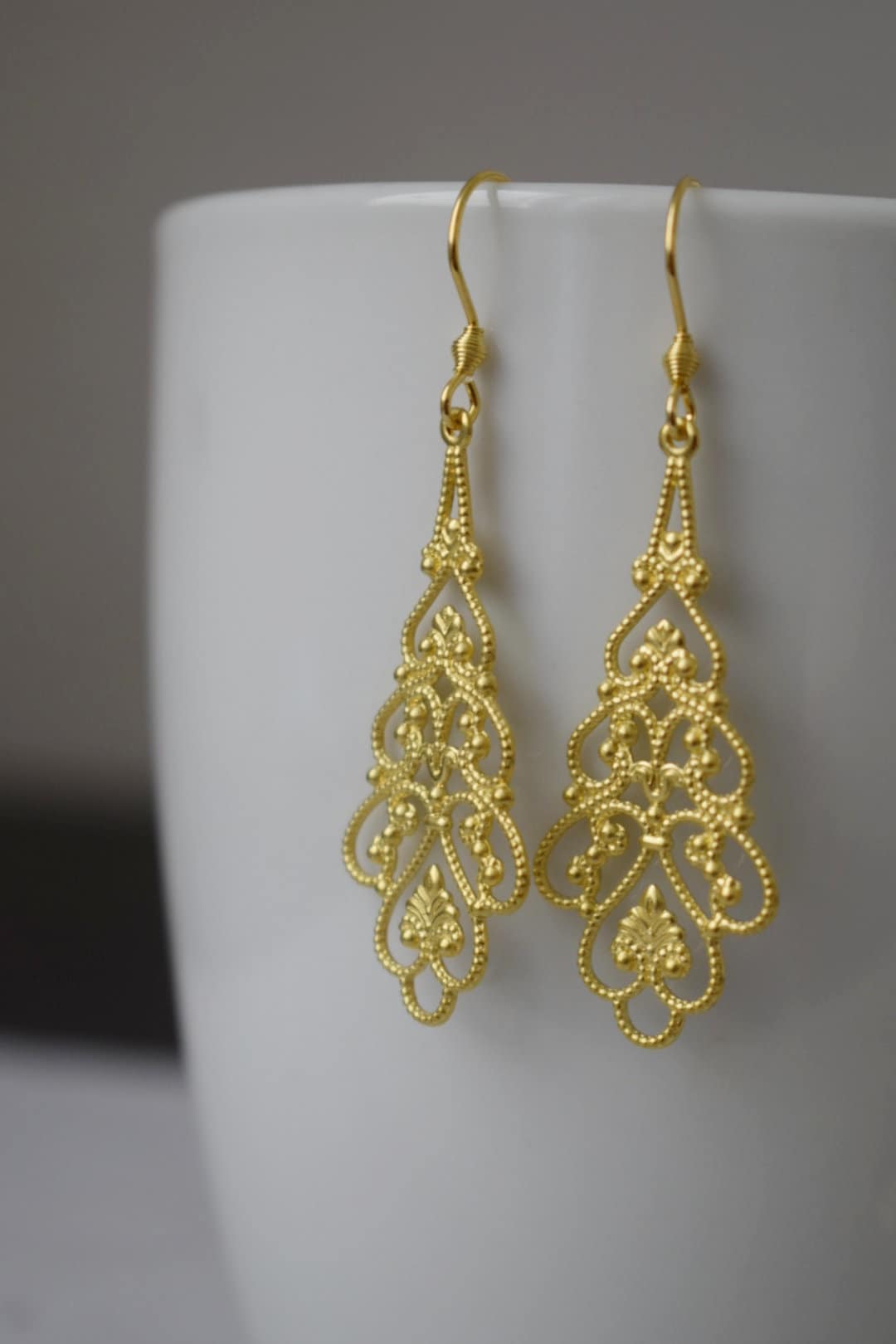 Ornament Ohrringe gold, Lange filigrane &amp; florale Ohrringe, Vintage, Boho, Edelstahl, Tropfen Ohrringe, Unikat, handgefertigtes Schmuckgeschenk