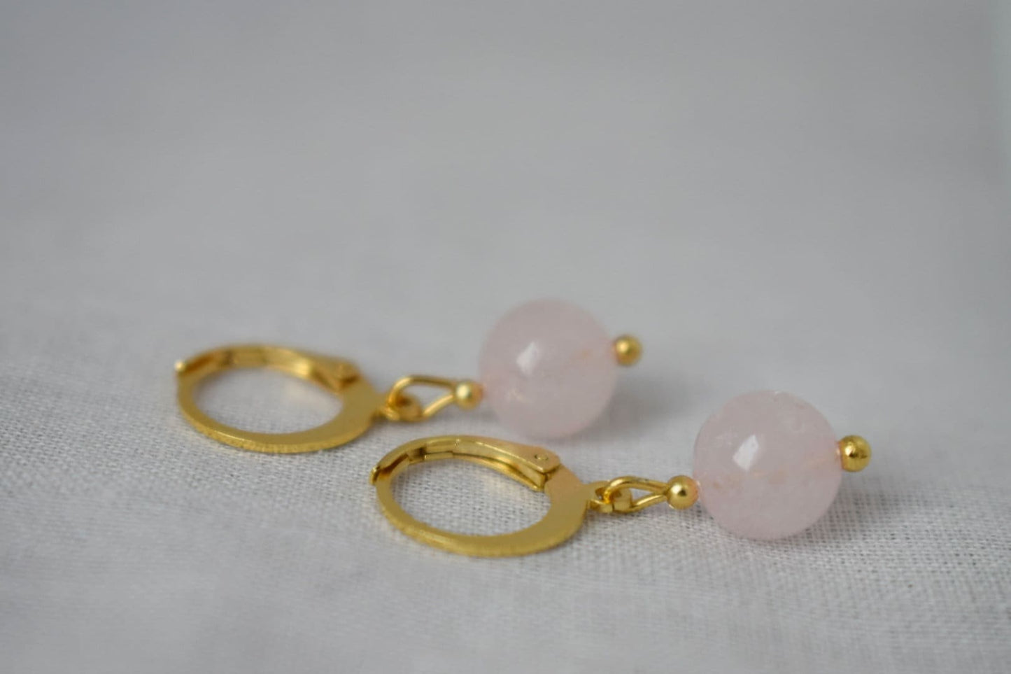 Kleine Edelstein-Ohrringe, Aventurin, Rosenquarz, Selenit, Gelbe Jade, Kugelohrringe, minimalistischer handgefertigter Schmuck, Geschenk für Sie