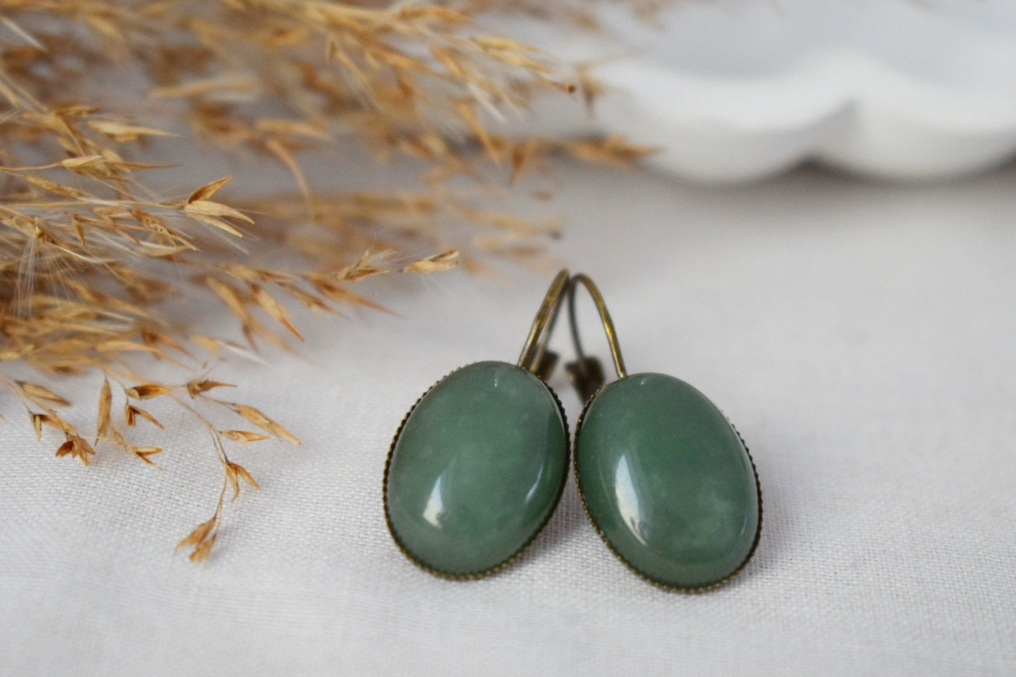 Grüne Aventurin Vintage Ohrringe, Edelstein Ohrringe mit Hebelverschluss, Grüner Stein, Baumeln, Hängend, Oval, Antik Bronze, Aventurin Schmuck