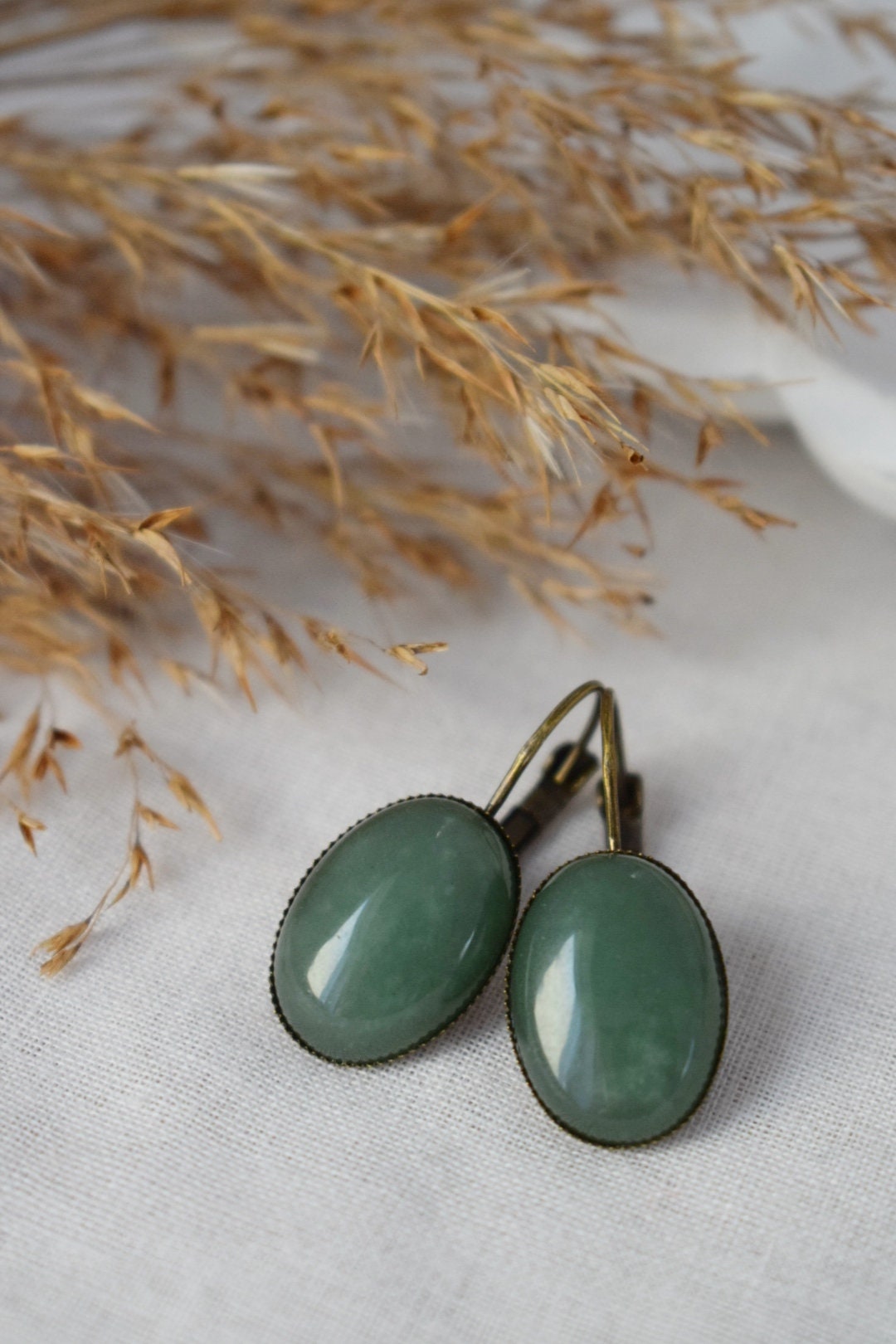 Grüne Aventurin Vintage Ohrringe, Edelstein Ohrringe mit Hebelverschluss, Grüner Stein, Baumeln, Hängend, Oval, Antik Bronze, Aventurin Schmuck