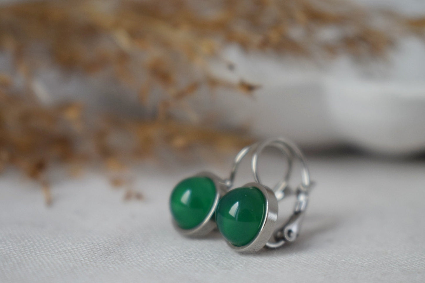 Grüne Achat-Ohrringe aus Edelstahl mit Klapphebel, 6 mm runder Edelstein, handgefertigt, Unisex-Schmuck, bestes Weihnachtsgeschenk
