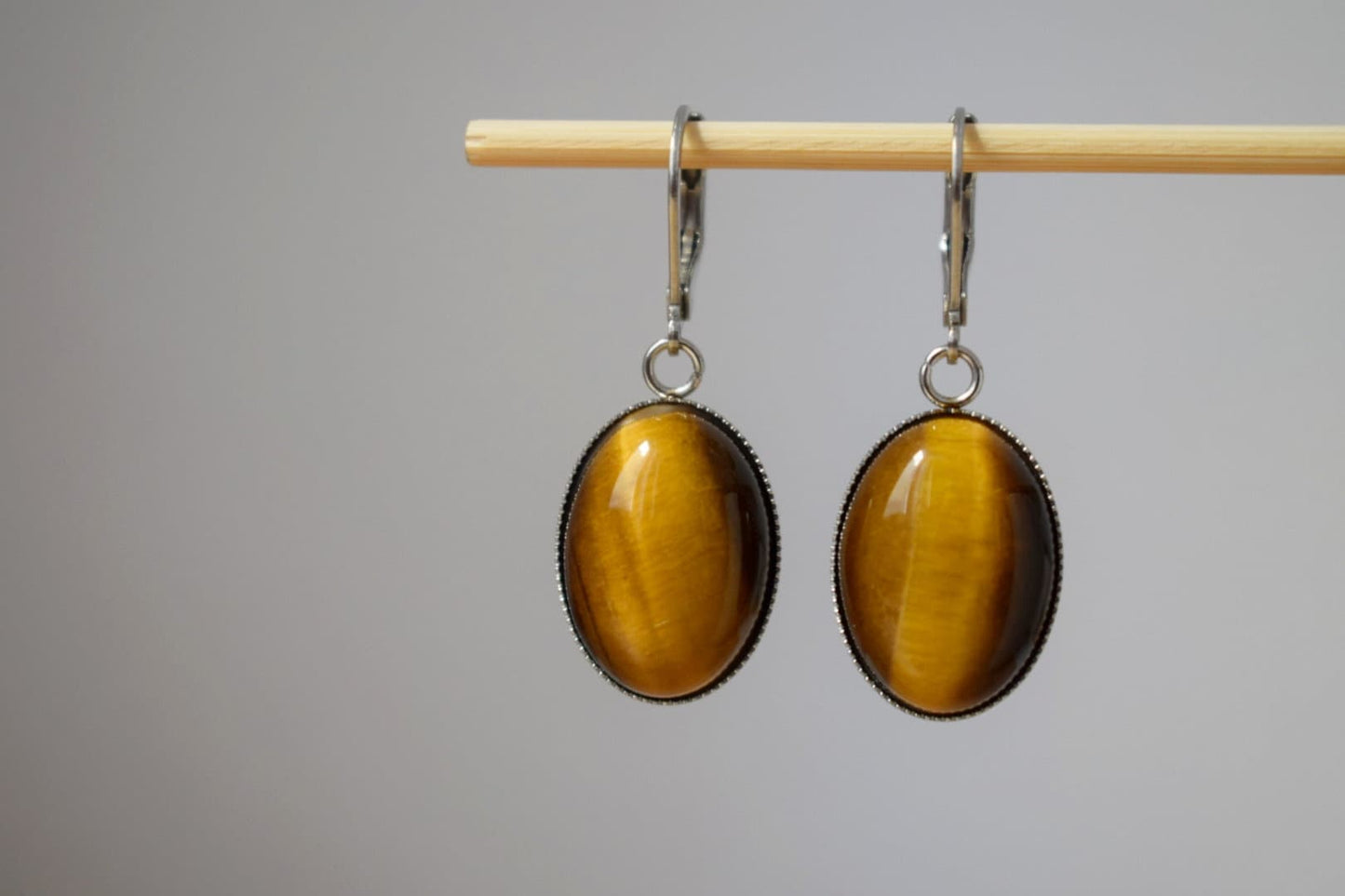 Tigerauge Creolen, Ovaler Edelstein-Anhänger, Goldbraune Stein-Ohrhänger, Chakra-Schmuck für Frauen, Weihnachtsgeschenk