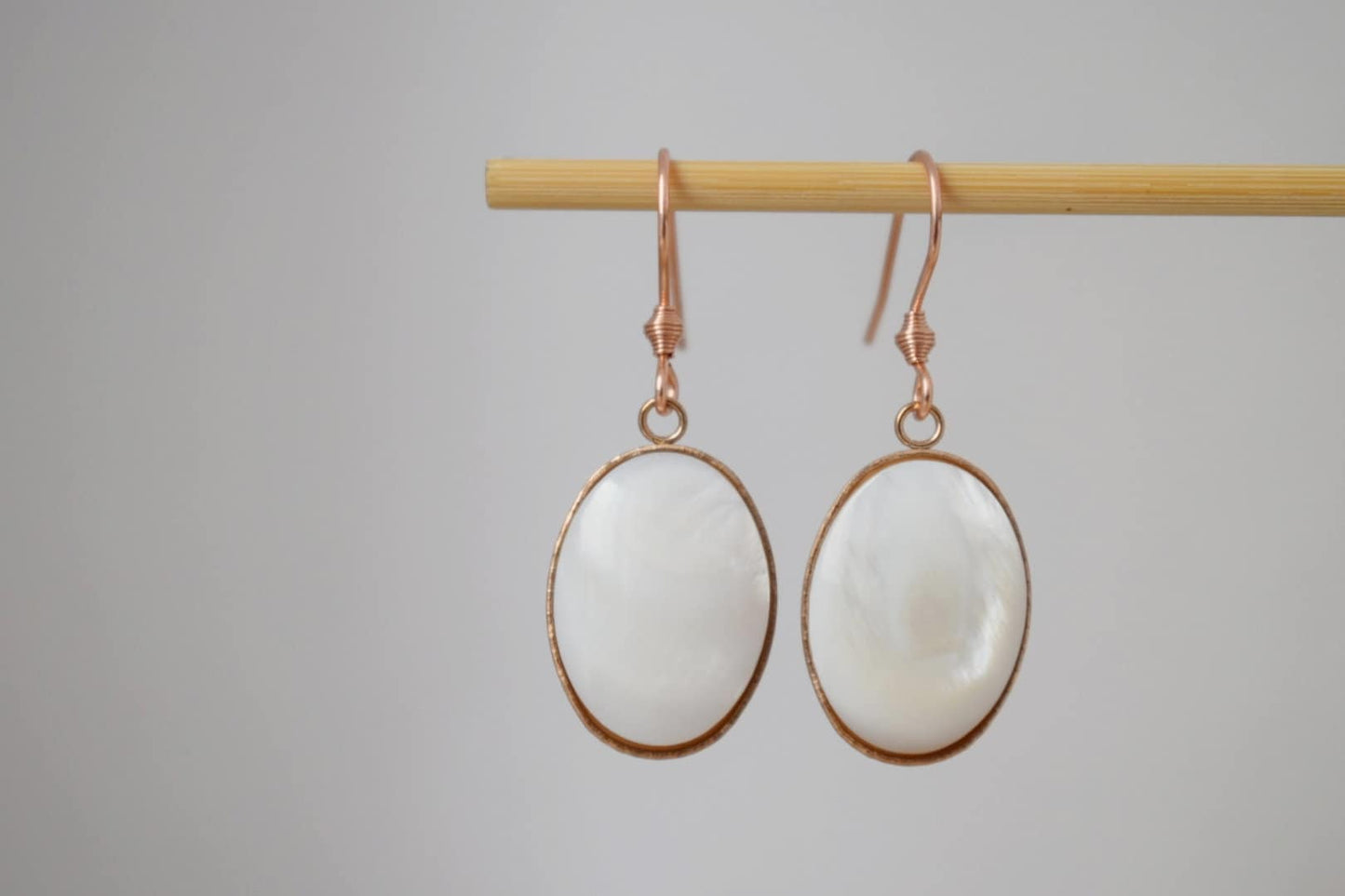 Süßwasserperlen Ohrringe, Roségold Ohrringe, Ovaler Muschel Anhänger, Brautjungfern, Hochzeit Roségold Schmuck, Handgemachtes Geschenk für Sie