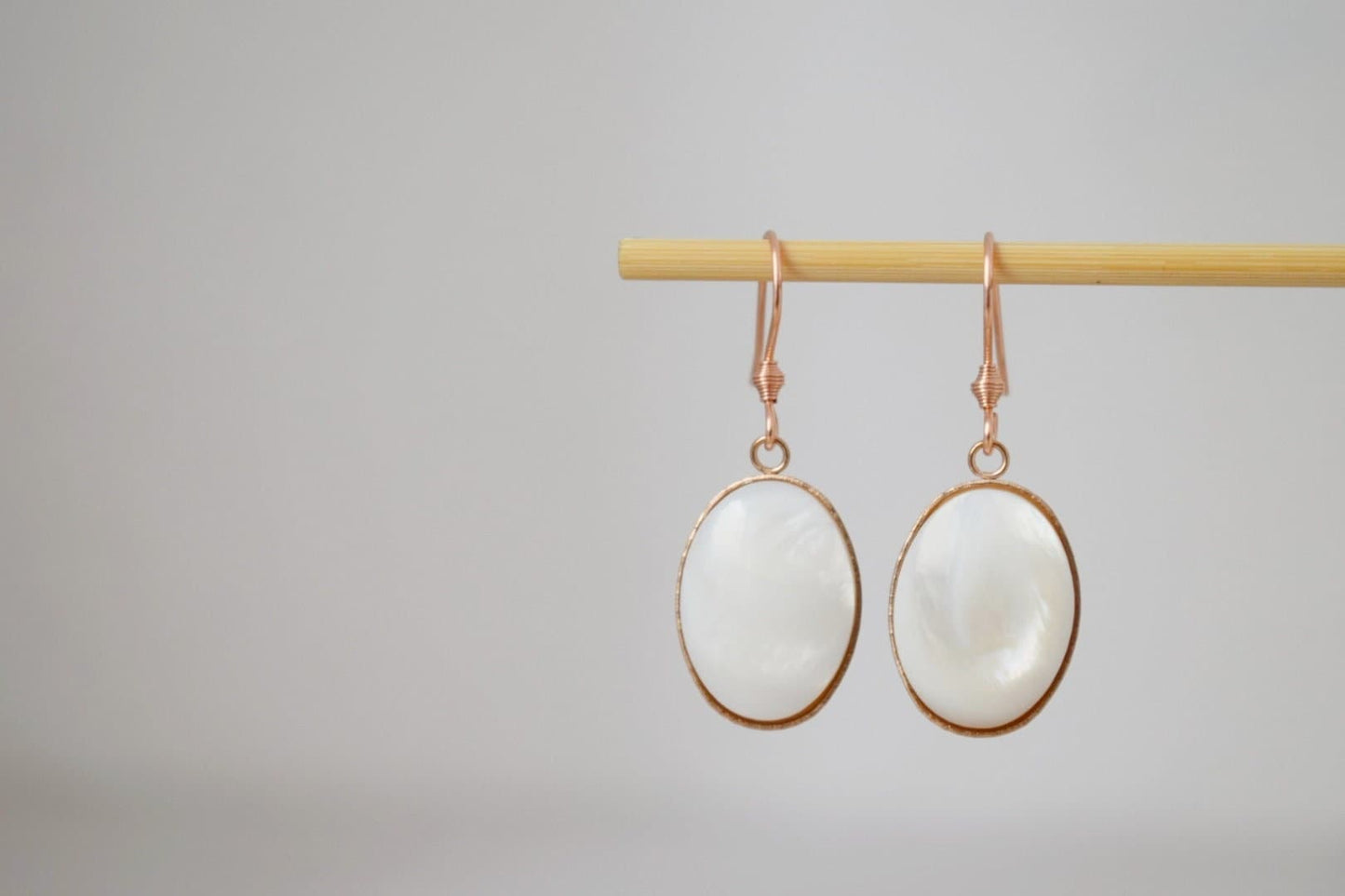 Süßwasserperlen Ohrringe, Roségold Ohrringe, Ovaler Muschel Anhänger, Brautjungfern, Hochzeit Roségold Schmuck, Handgemachtes Geschenk für Sie
