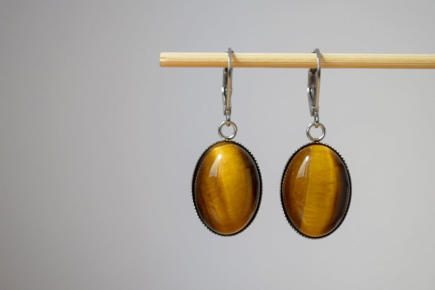Tigerauge Creolen, Ovaler Edelstein-Anhänger, Goldbraune Stein-Ohrhänger, Chakra-Schmuck für Frauen, Weihnachtsgeschenk