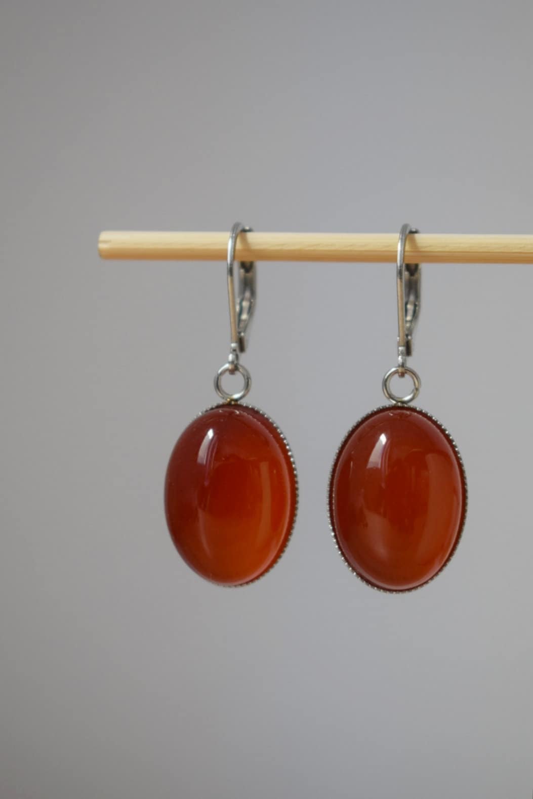 Rote Achat-Ohrringe, Ovale Edelstein-Ohrhänger, Rote Hängeohrringe, Edelstahl, Achatschmuck, Weihnachtsgeschenk für Frauen