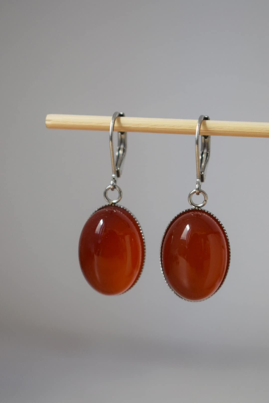 Rote Achat-Ohrringe, Ovale Edelstein-Ohrhänger, Rote Hängeohrringe, Edelstahl, Achatschmuck, Weihnachtsgeschenk für Frauen