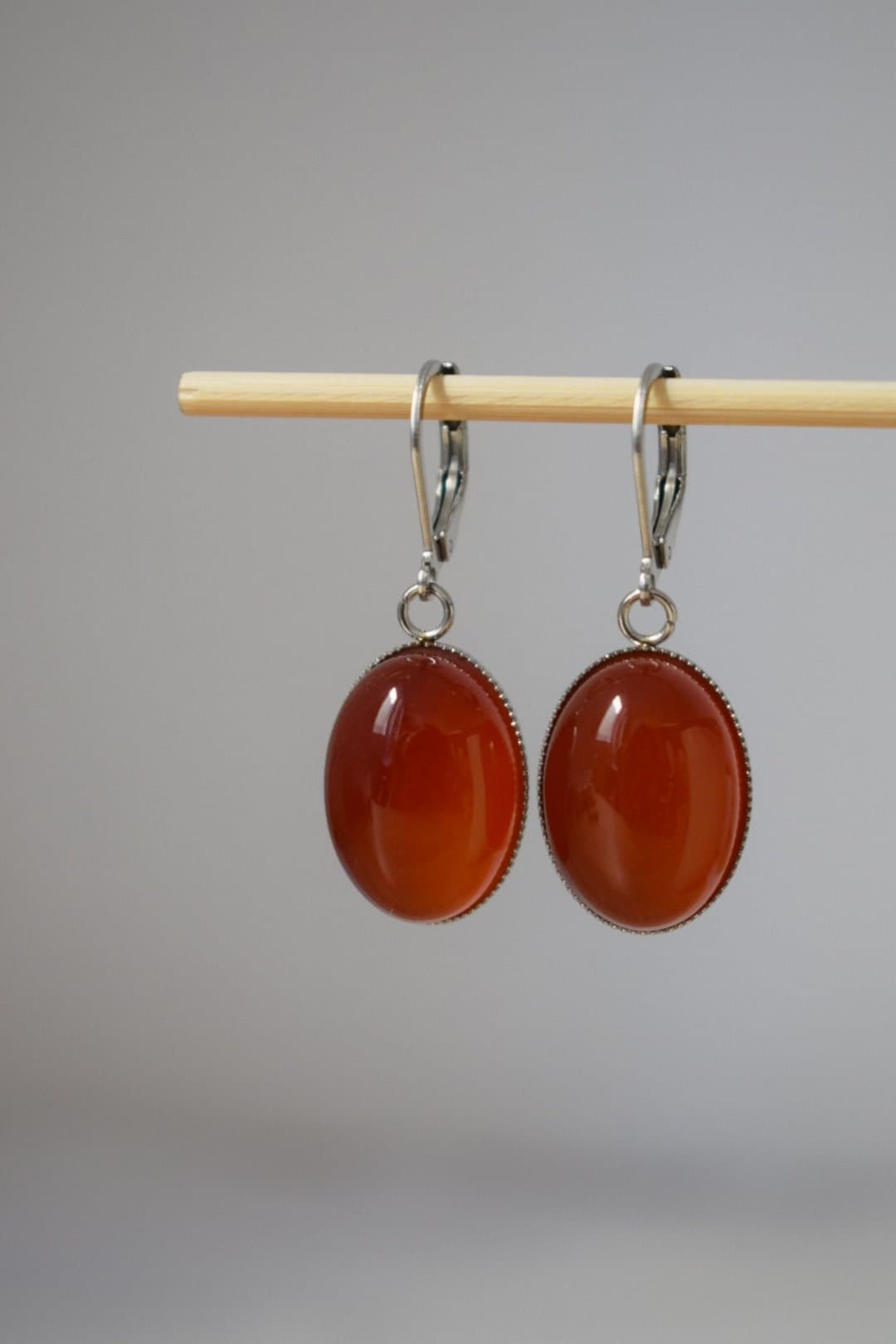 Rote Achat-Ohrringe, Ovale Edelstein-Ohrhänger, Rote Hängeohrringe, Edelstahl, Achatschmuck, Weihnachtsgeschenk für Frauen