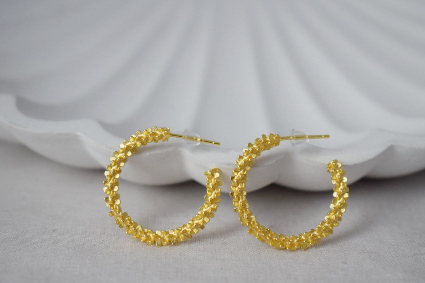 925 Sterling Silber Strukturierte Creolen, Statement Goldene Creolen, Halb moderne Ohrstecker, C Form, Push Back, Perfektes Geschenk für Sie
