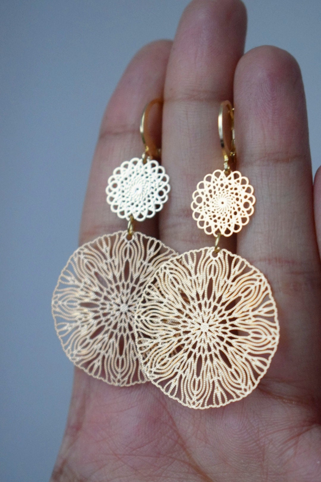 Ornament-Ohrringe für Frauen, Lange vergoldete Mandala-Ohrringe, Edelstahl-Ohrringe, filigrane Boho-Creolen, Schmuckgeschenk für Sie