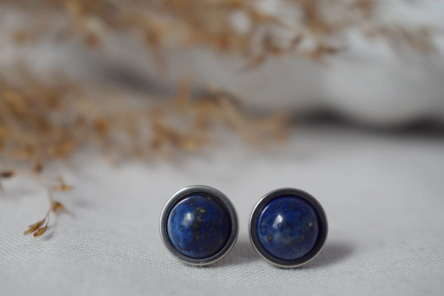 Lapislazuli-Ohrstecker aus Edelstahl, rund, 8 mm, dunkelblauer Edelstein, Geburtsstein für September, Unisex-Schmuckgeschenk