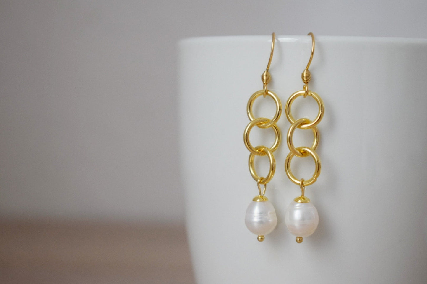 Süßwasserperlen Ohrringe, Boho Ohrringe, Lange moderne Ohrhänger, 24k vergoldeter Edelstahlschmuck, Bestes Geschenk für Sie