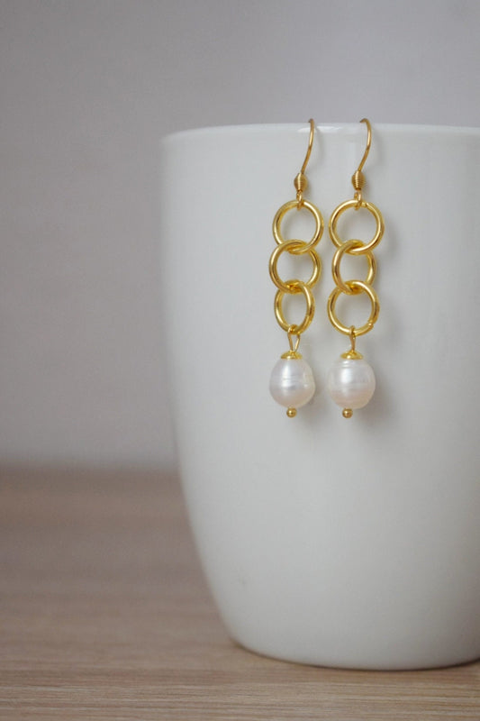 Süßwasserperlen Ohrringe, Boho Ohrringe, Lange moderne Ohrhänger, 24k vergoldeter Edelstahlschmuck, Bestes Geschenk für Sie