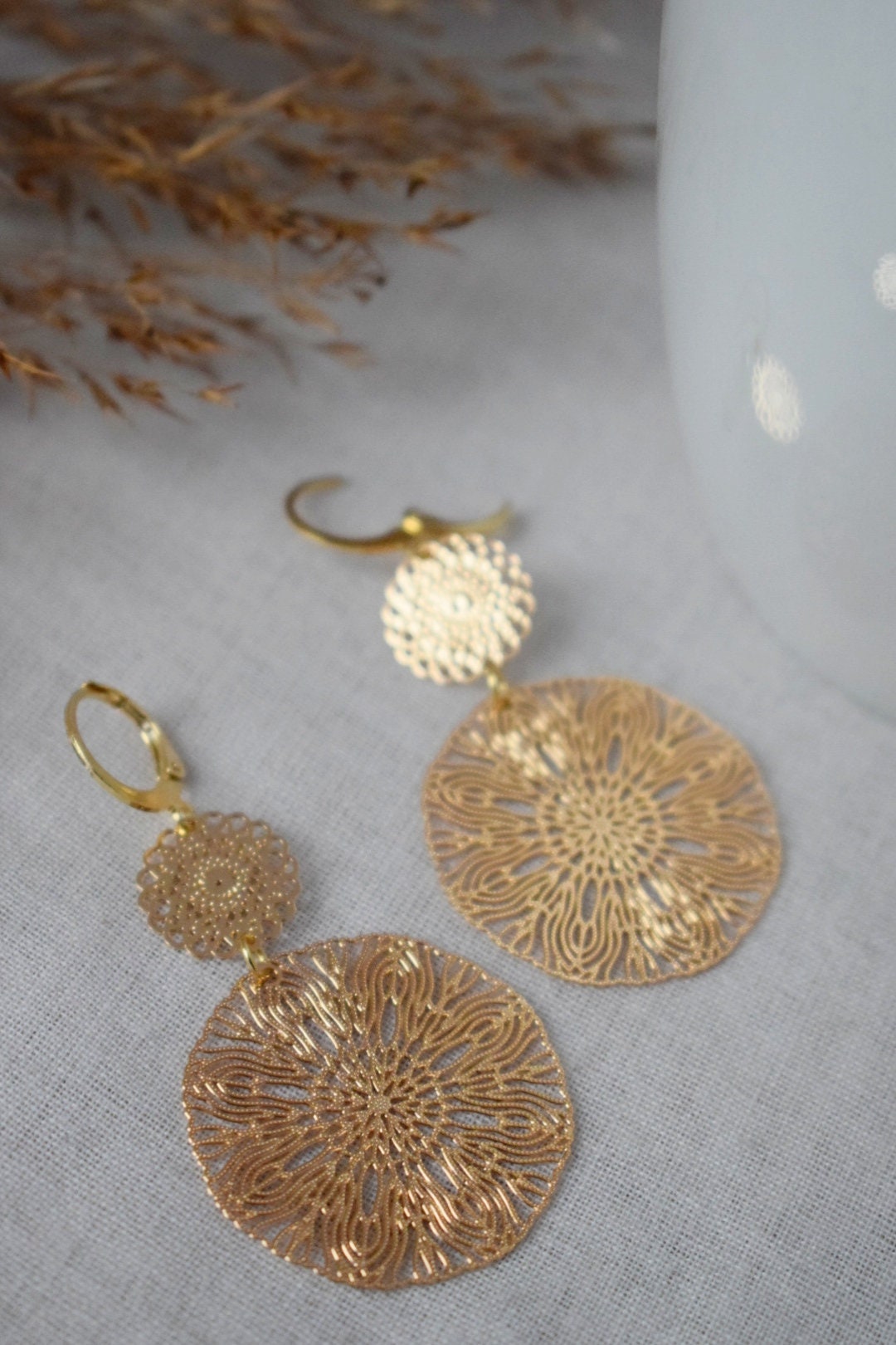 Ornament-Ohrringe für Frauen, Lange vergoldete Mandala-Ohrringe, Edelstahl-Ohrringe, filigrane Boho-Creolen, Schmuckgeschenk für Sie