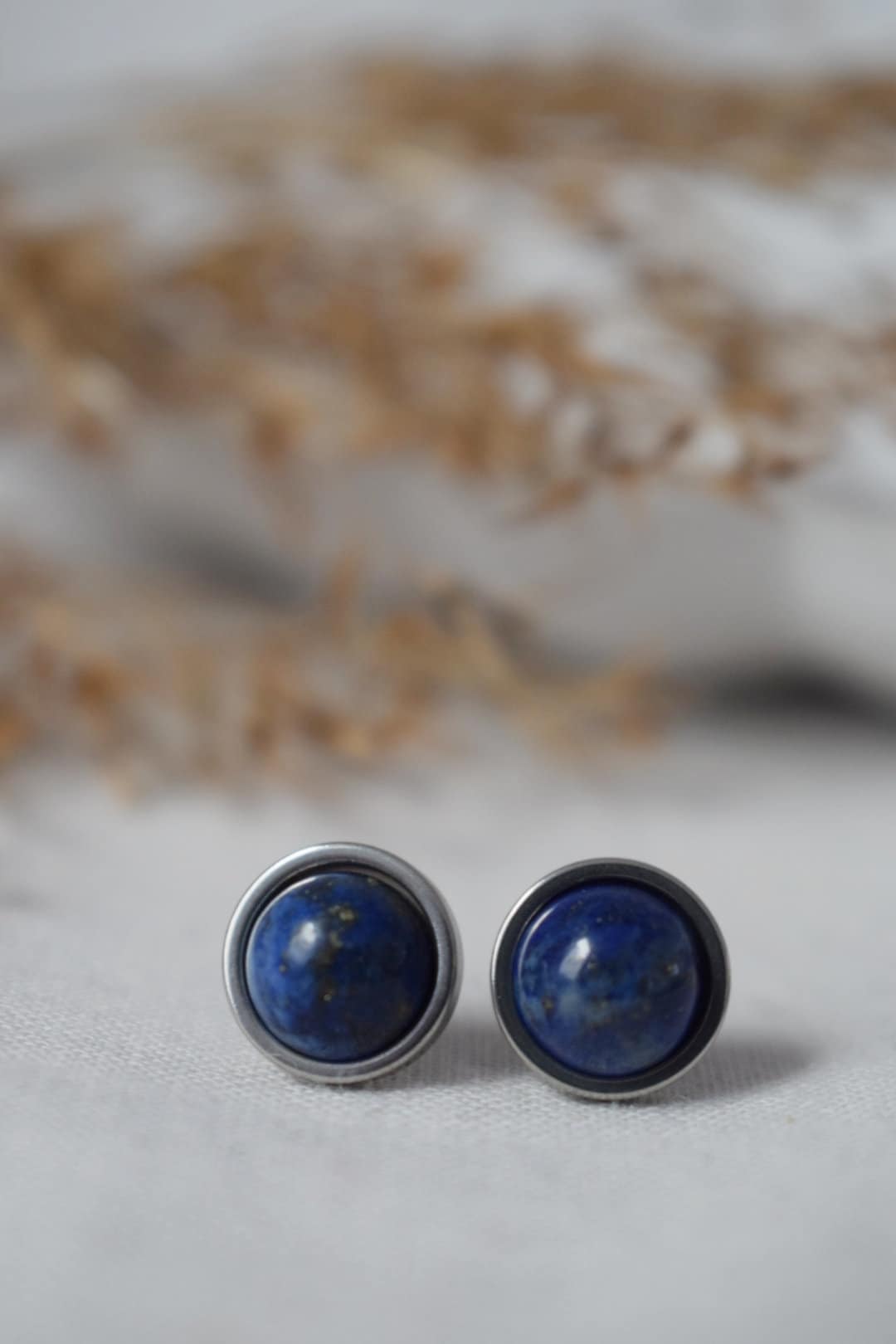 Lapislazuli-Ohrstecker aus Edelstahl, rund, 8 mm, dunkelblauer Edelstein, Geburtsstein für September, Unisex-Schmuckgeschenk