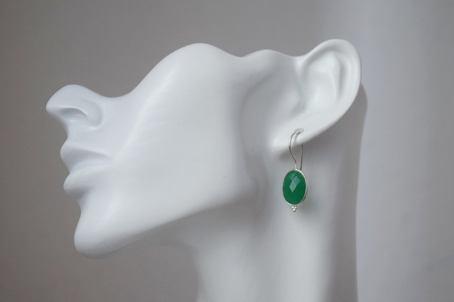 Grüne Onyx Ohrringe, 925 Sterling Silber Edelstein Ohrringe, Oval facettiert Naturstein, Einzigartiger Boho Schmuck, Bestes Weihnachtsgeschenk