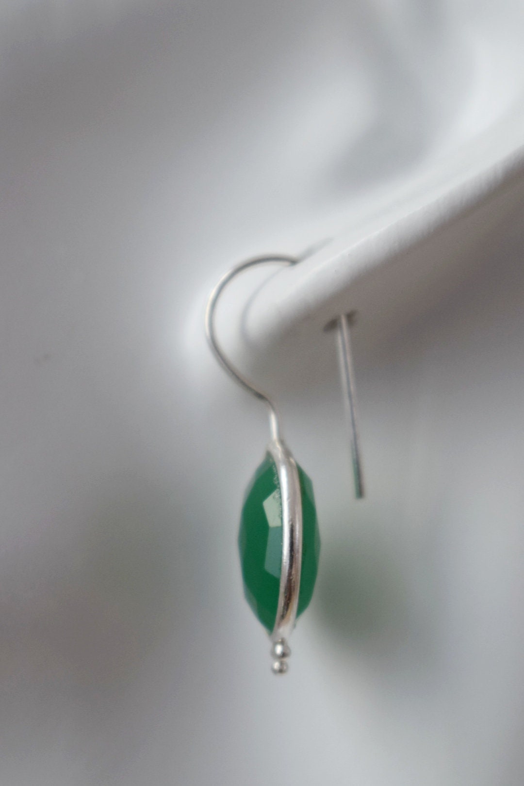 Grüne Onyx Ohrringe, 925 Sterling Silber Edelstein Ohrringe, Oval facettiert Naturstein, Einzigartiger Boho Schmuck, Bestes Weihnachtsgeschenk