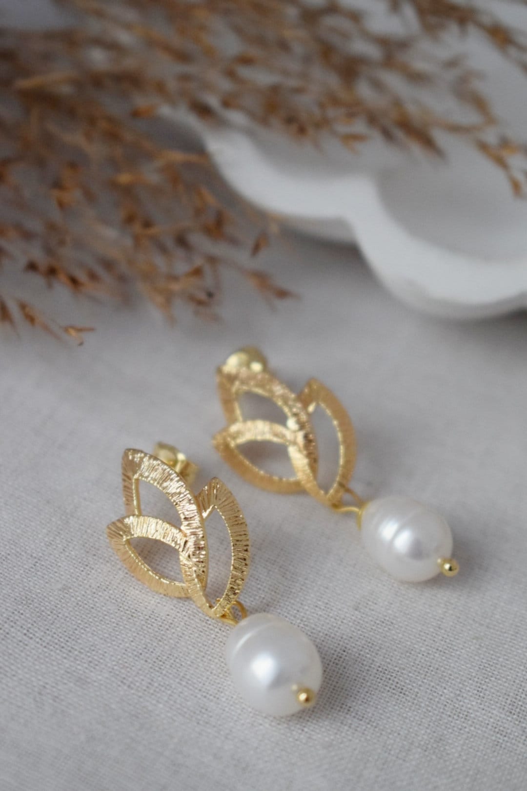 Blattohrstecker mit Süßwasserperle, Jugendstil Ohrhänger, Hochzeitsschmuck, Bestes Geschenk für Sie