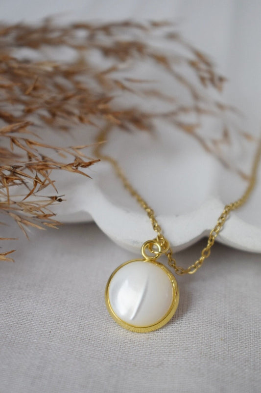Perlmutt Muschelkette, 18 Karat vergoldete Edelstahlkette und runder Anhänger, minimalistischer Perlenschmuck, Bestes Geschenk für Sie