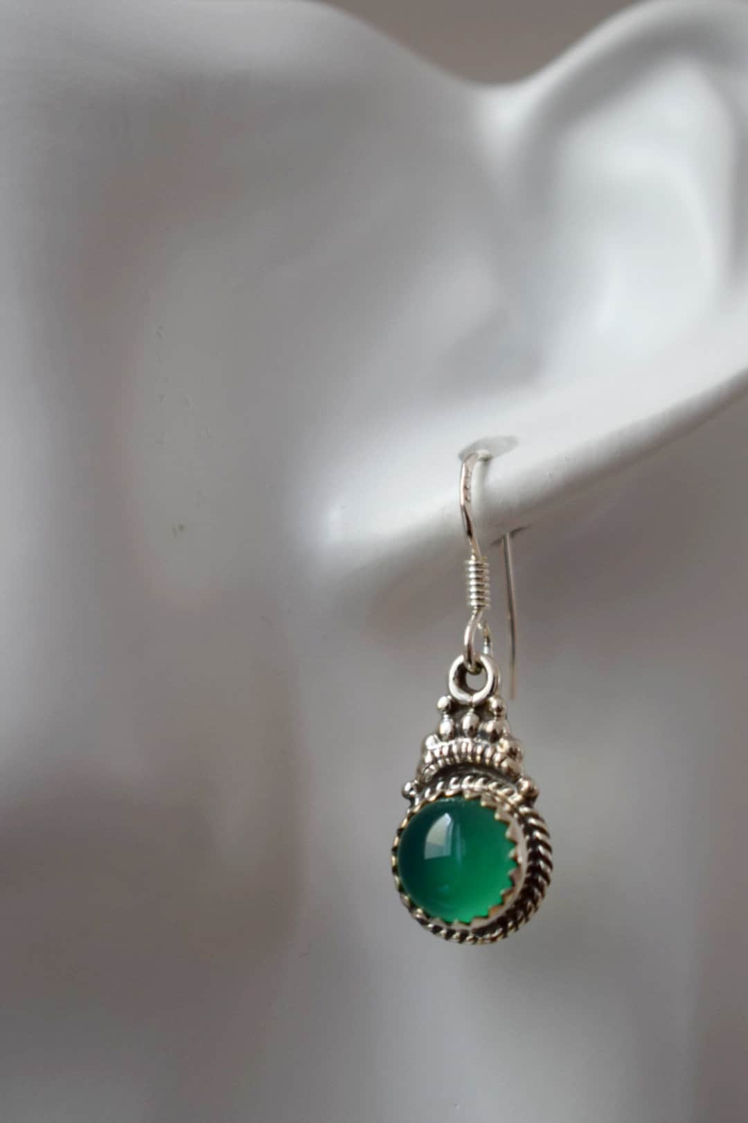 Grüne Onyx Ohrringe aus 925 Sterling Silber, Ovale Edelstein Ohrringe, Ornament Ohrringe, Einzigartiger Silberschmuck