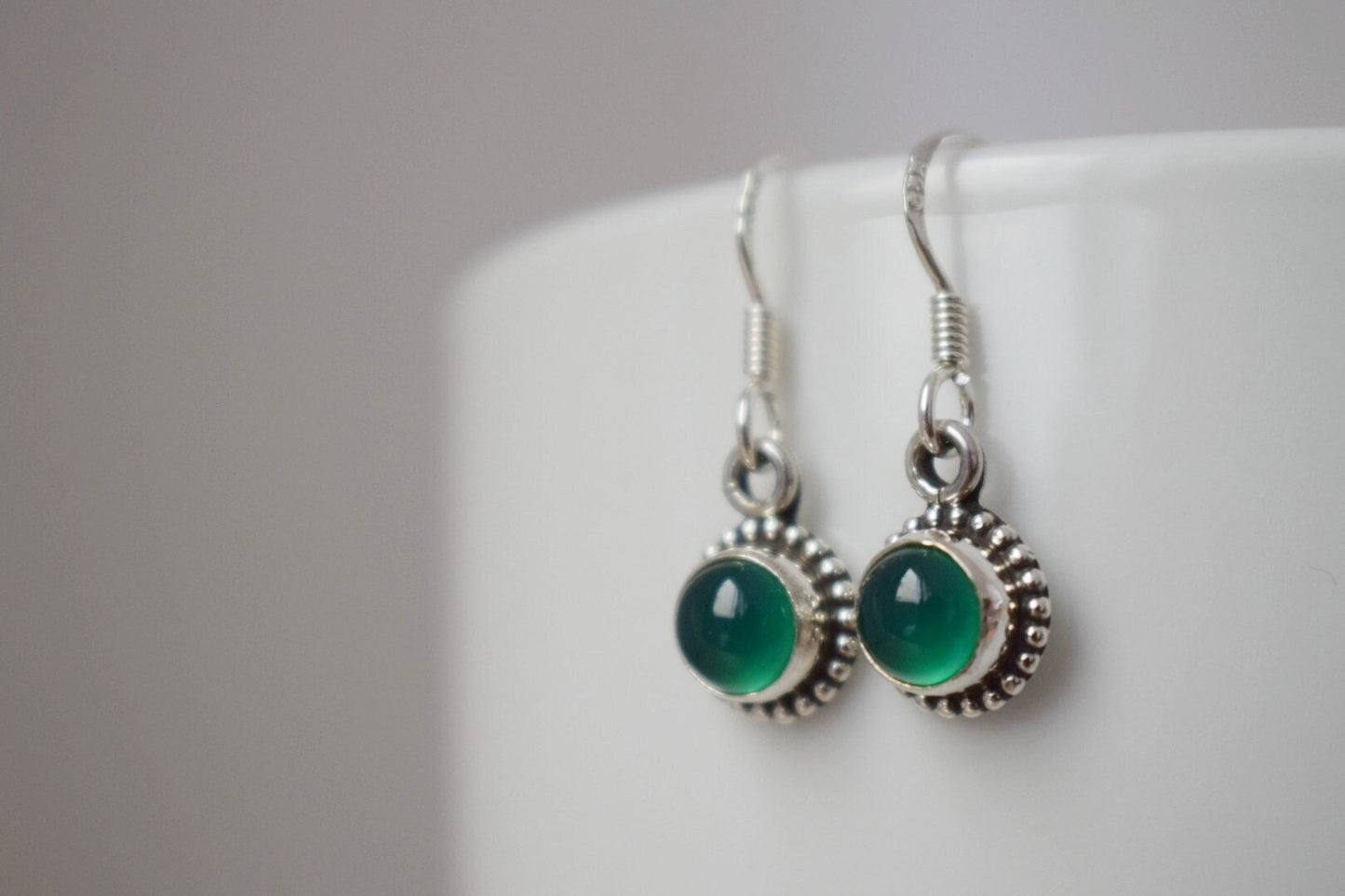 Grüne Onyx Ohrringe, 925 Sterling Silber Schmuck, Runder natürlicher Edelstein, Ornament Boho Ohrringe, Einzigartiges bestes Muttertagsgeschenk für Sie