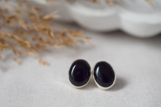Schwarze Onyx Ohrstecker, Minimalistischer 925 Sterling Silber Schmuck, Kleine ovale Edelstein Push Back Ohrringe, Naturstein, Bestes Geburtstagsgeschenk