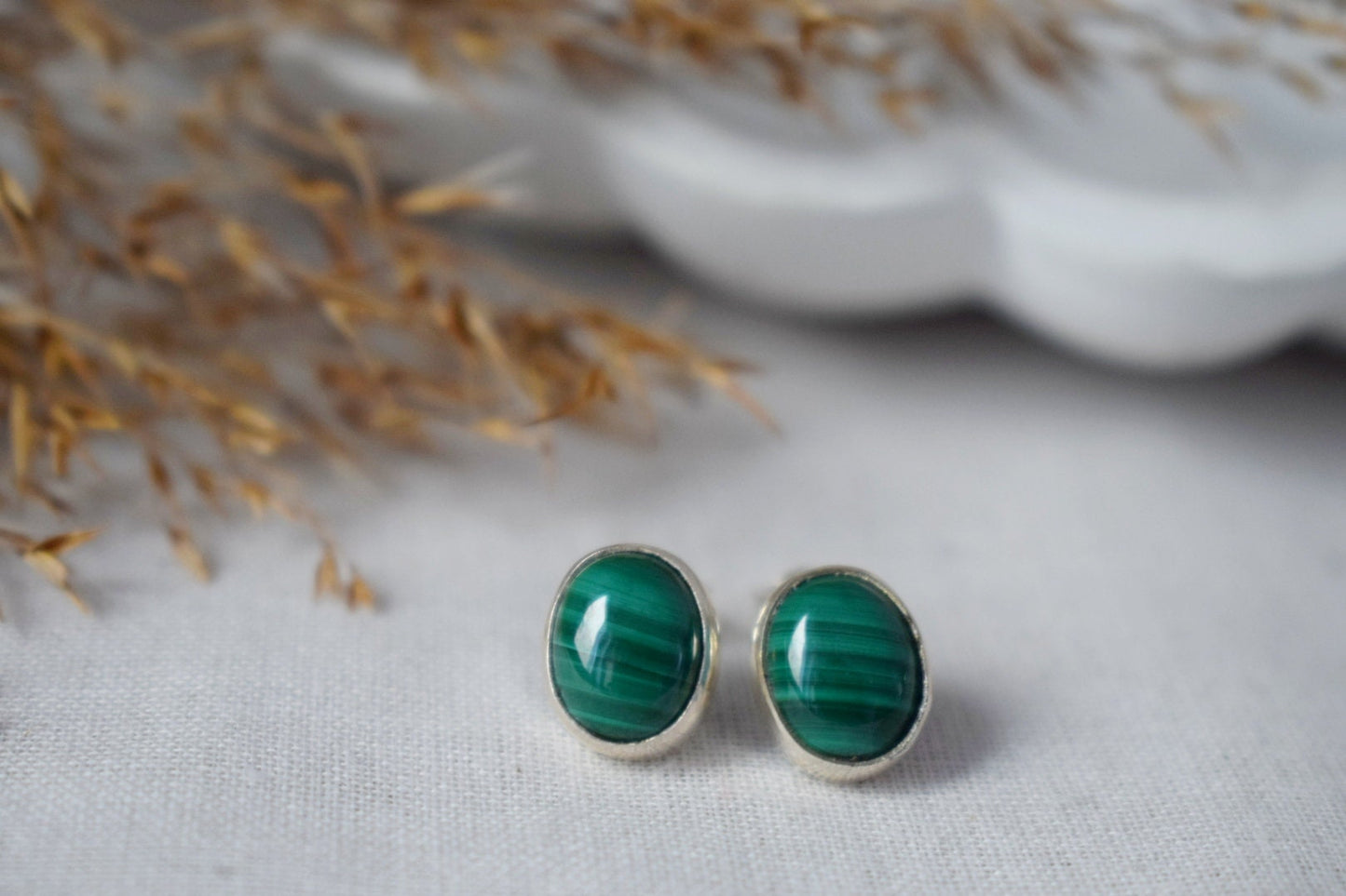 Muttertagsgeschenke, Malachit Ohrstecker, Grüner Edelstein, Minimalistischer Schmuck aus Sterlingsilber, Naturstein, Geburtsstein, Geschenk für Frauen