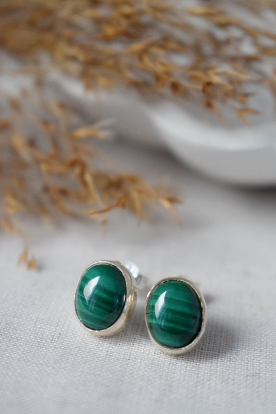 Muttertagsgeschenke, Malachit Ohrstecker, Grüner Edelstein, Minimalistischer Schmuck aus Sterlingsilber, Naturstein, Geburtsstein, Geschenk für Frauen