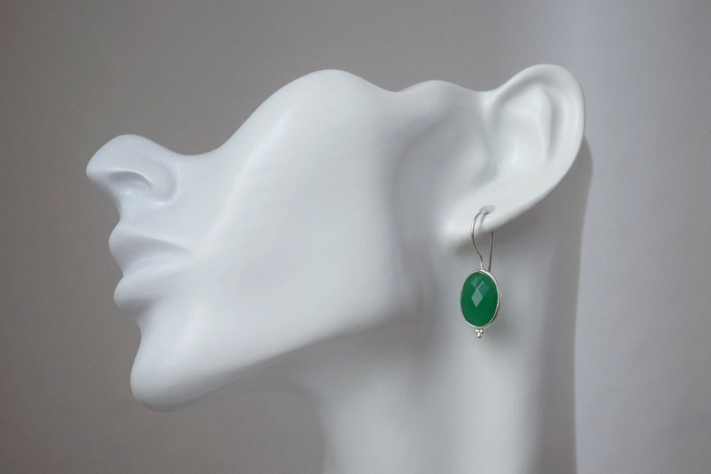 Grüne Onyx Ohrringe, 925 Sterling Silber Edelstein Ohrringe, Oval facettiert Naturstein, Einzigartiger Boho Schmuck, Bestes Weihnachtsgeschenk