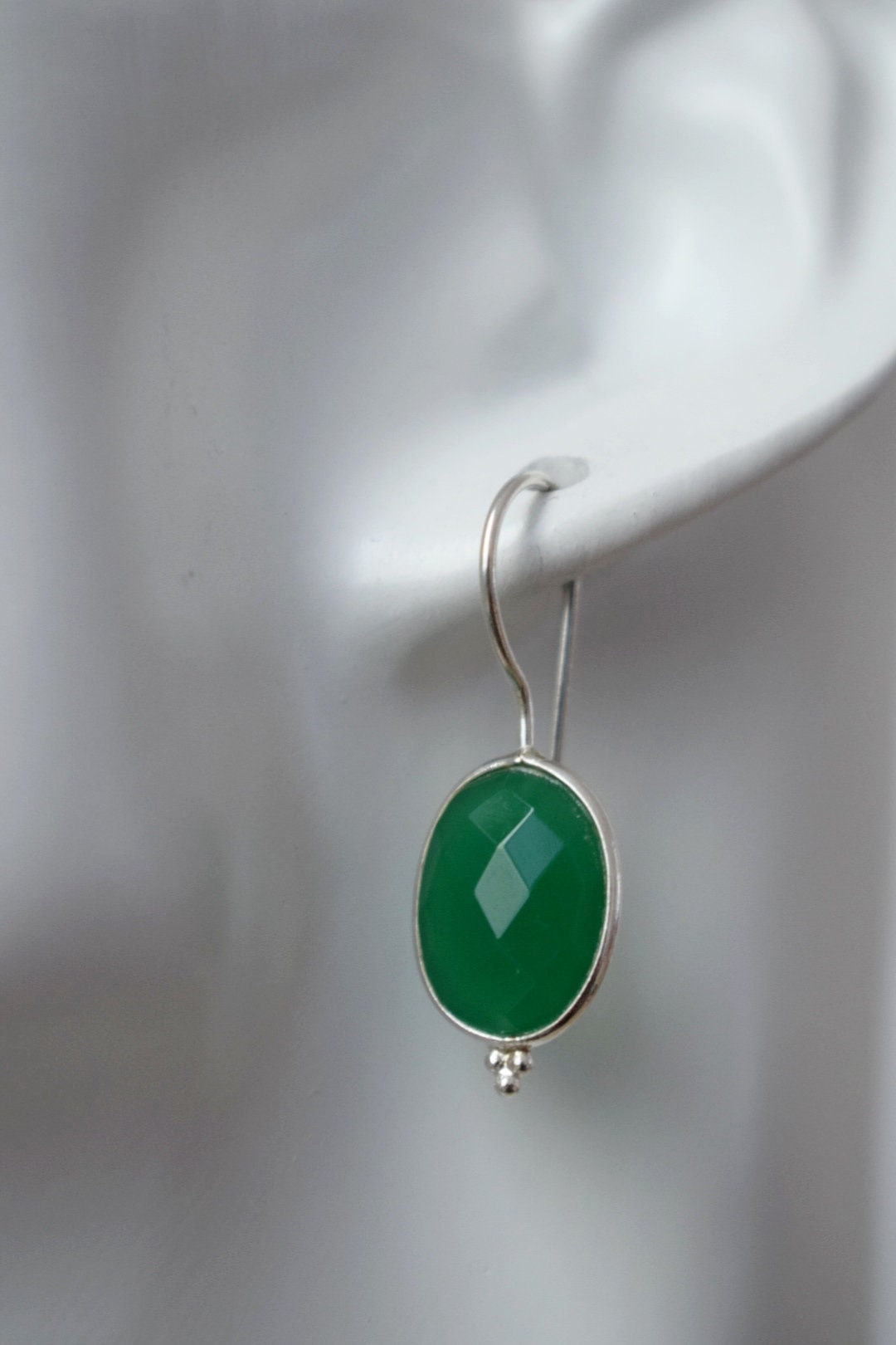 Grüne Onyx Ohrringe, 925 Sterling Silber Edelstein Ohrringe, Oval facettiert Naturstein, Einzigartiger Boho Schmuck, Bestes Weihnachtsgeschenk
