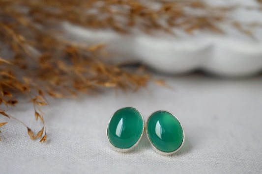Grüne Onyx Ohrstecker Sterling Silber, Kleine ovale Edelstein Ohrstecker, Geburtsstein 925 Silber Schmuck, Bestes Valentinstagsgeschenk