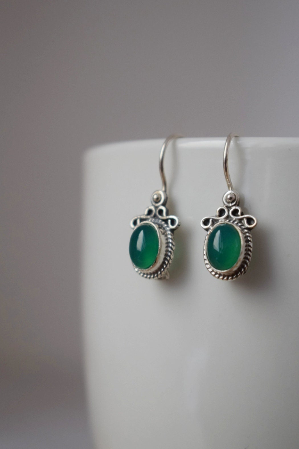 Grüne Onyx Ohrringe Sterling Silber, Boho Edelstein Ohrringe, Leichte Ornament Ohrringe, Einzigartiger Naturstein Schmuck, Muttertagsgeschenk