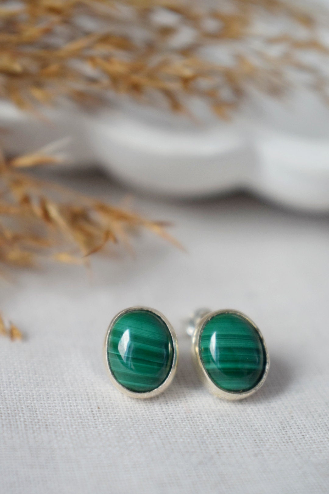 Muttertagsgeschenke, Malachit Ohrstecker, Grüner Edelstein, Minimalistischer Schmuck aus Sterlingsilber, Naturstein, Geburtsstein, Geschenk für Frauen