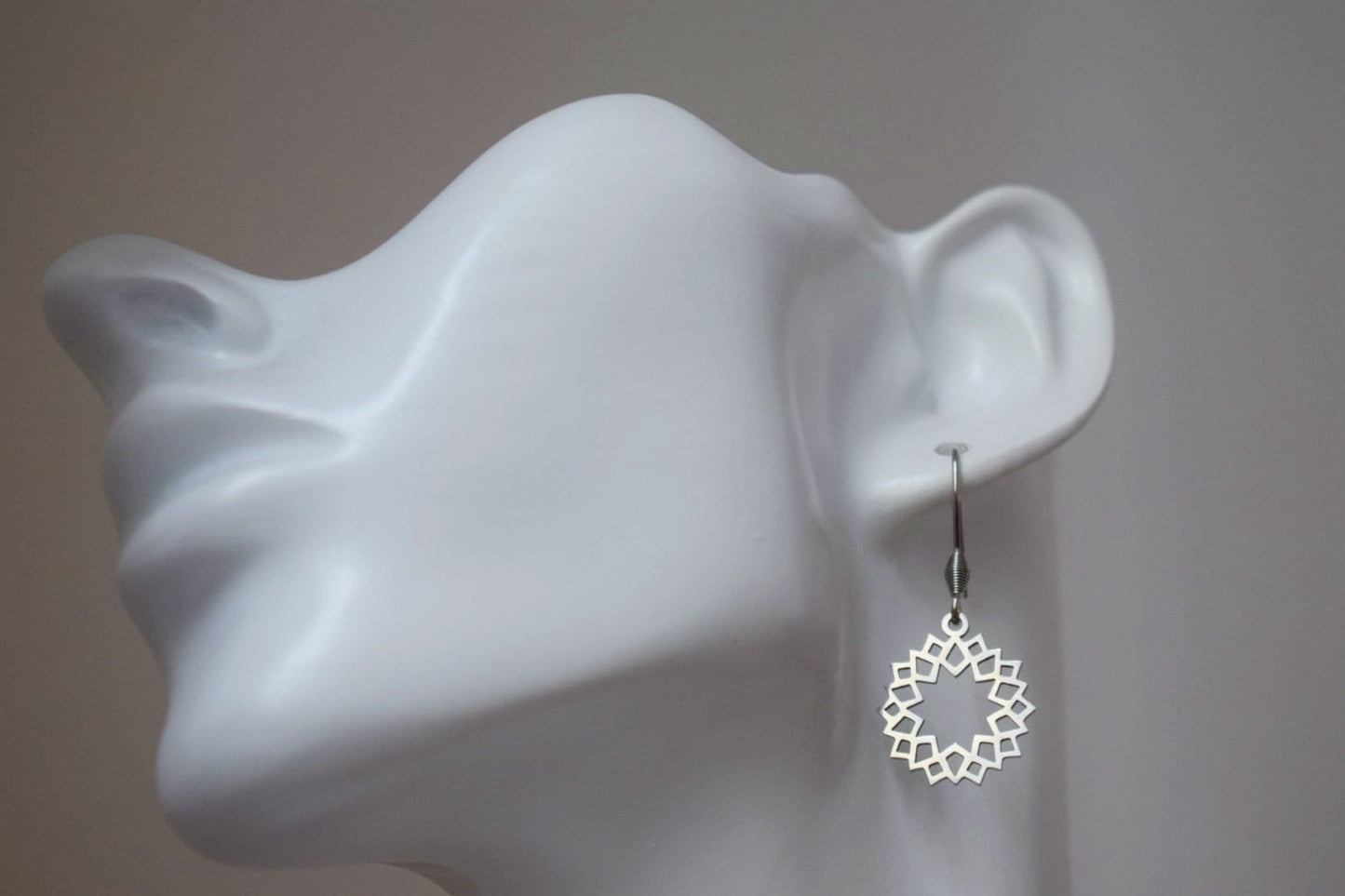 Ornament-Ohrringe für Frauen, Mandala-Ohrringe, Edelstahl-Ohrringe, Boho-Filigran-Ohrringe, Mandala-Schmuck, Geschenk für Sie