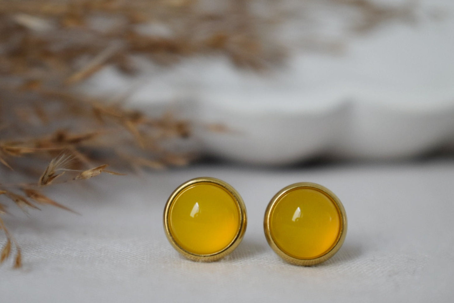 Gelbe Achat 8mm Ohrstecker vergoldet Edelstahl kleine runde Edelstein Ohrringe, Unisex Schmuck GeschenkBestes Weihnachtsgeschenk