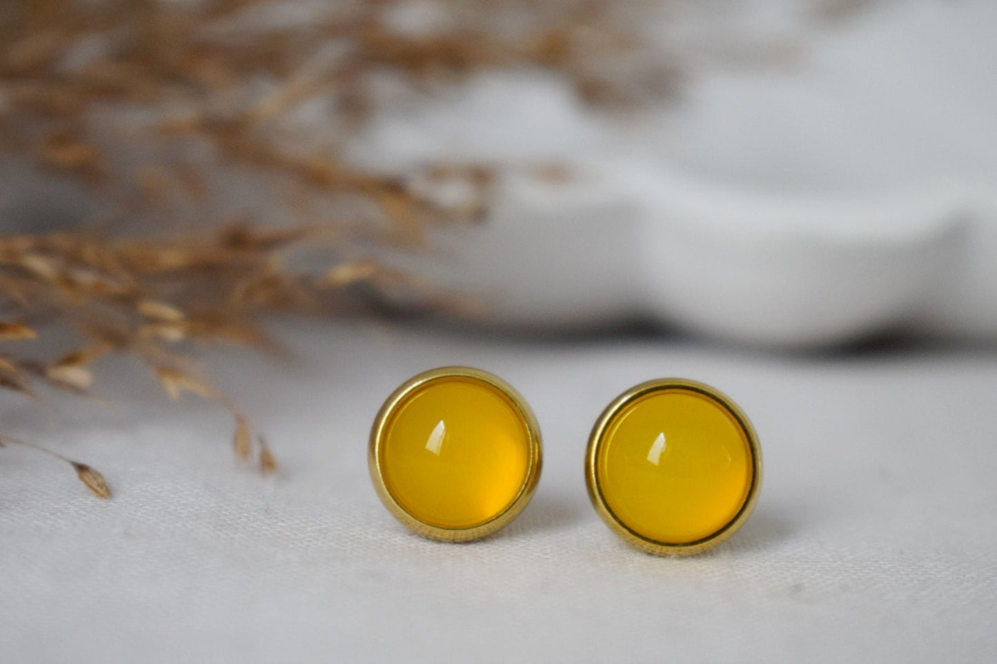 Gelbe Achat 8mm Ohrstecker vergoldet Edelstahl kleine runde Edelstein Ohrringe, Unisex Schmuck GeschenkBestes Weihnachtsgeschenk